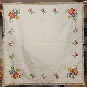 Embroidered Floral Tablecloth - Cream